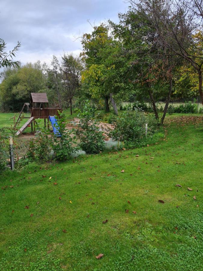 Guesthouse Green Fields جارمين المظهر الخارجي الصورة