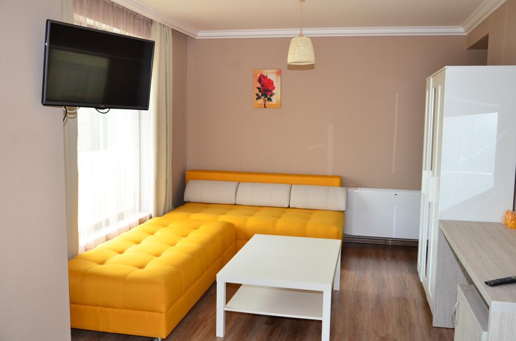 Guesthouse Green Fields جارمين المظهر الخارجي الصورة